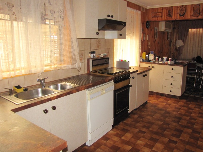 11 Evelyn Street, Moe VIC 3825