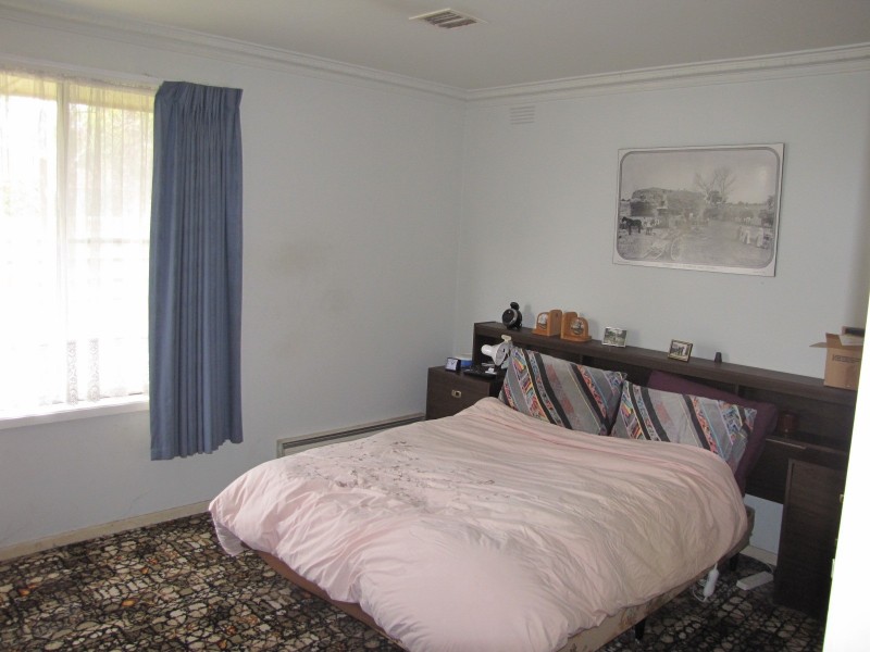 11 Evelyn Street, Moe VIC 3825