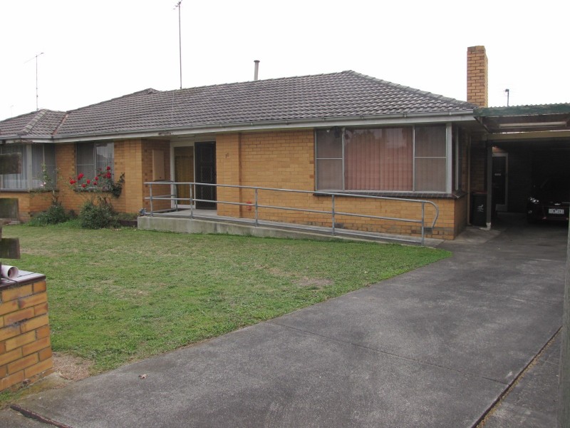 11 Evelyn Street, Moe VIC 3825