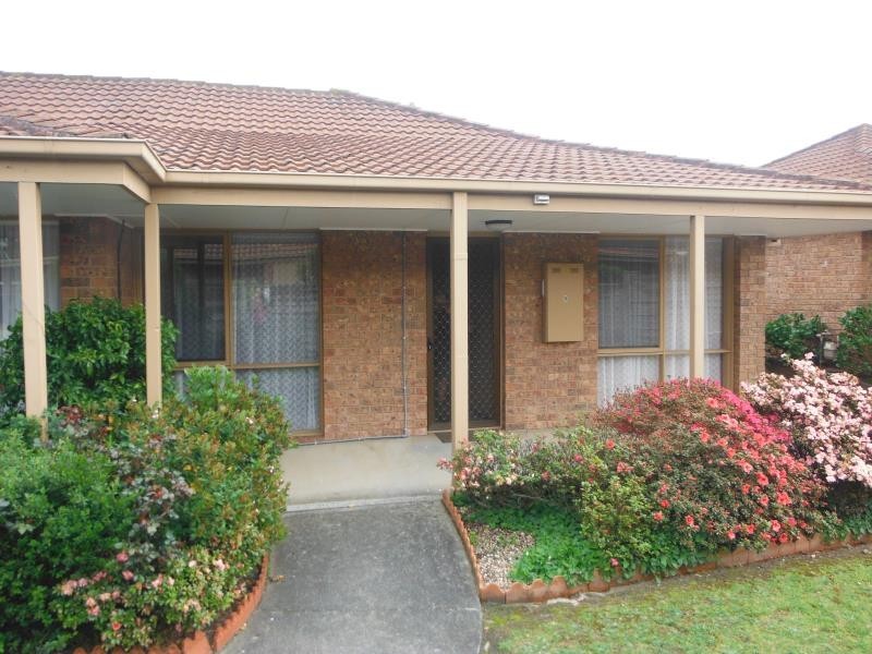 9/15 Burrage Court, Moe VIC 3825