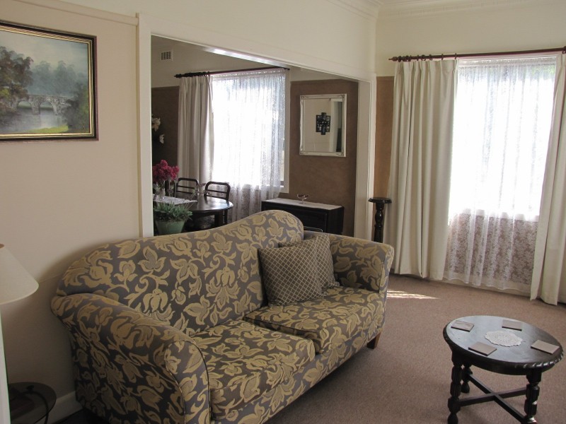 4 Robinson Street, Moe VIC 3825