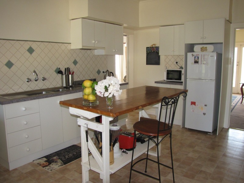 4 Robinson Street, Moe VIC 3825