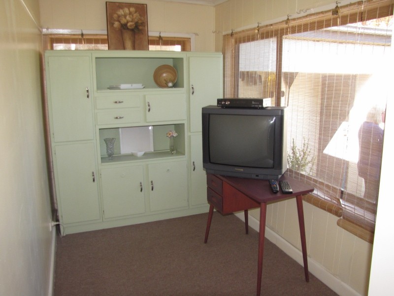 4 Robinson Street, Moe VIC 3825