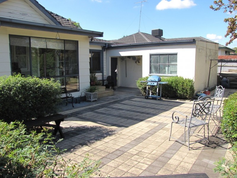 4 Robinson Street, Moe VIC 3825