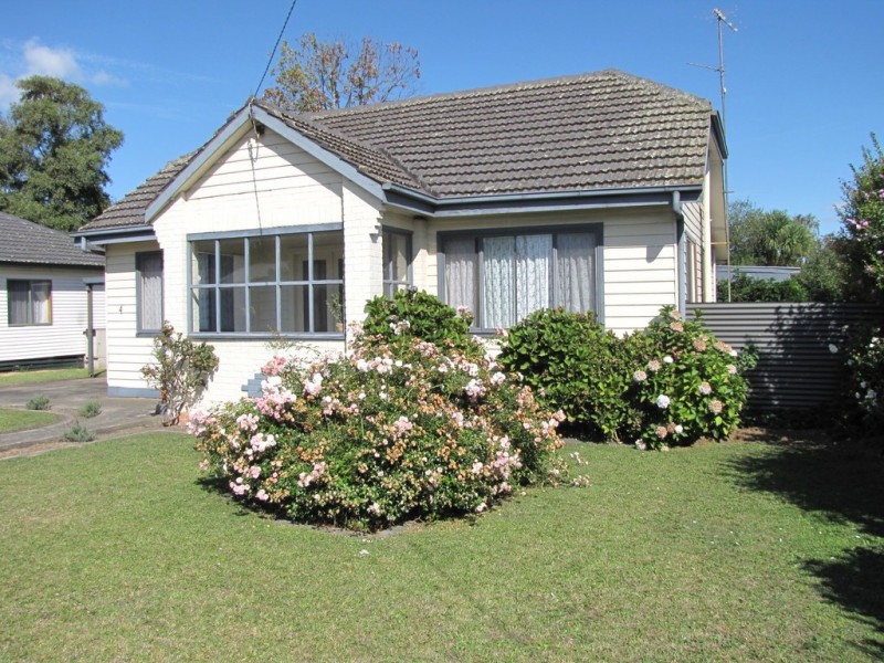 4 Robinson Street, Moe VIC 3825