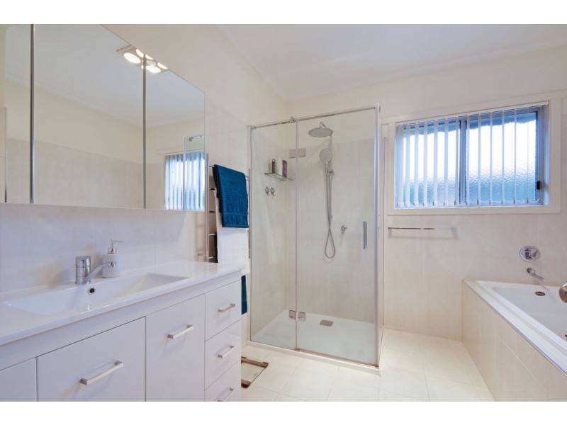 13 Murray Road, Newborough VIC 3825