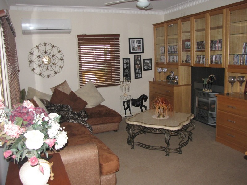 79 Moore Street, Moe VIC 3825