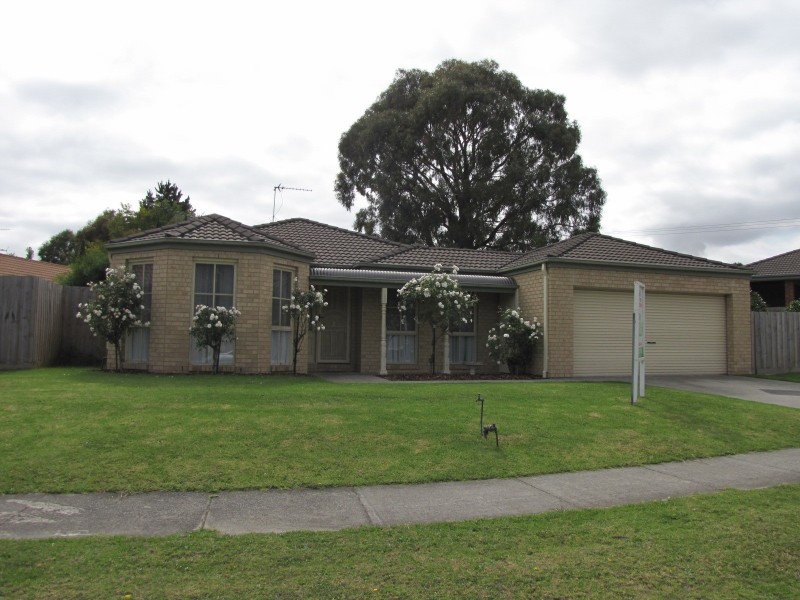 2 Amaroo Way, Newborough VIC 3825