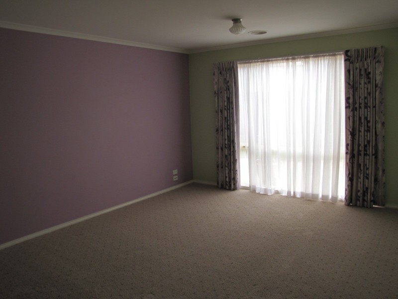 2 Amaroo Way, Newborough VIC 3825