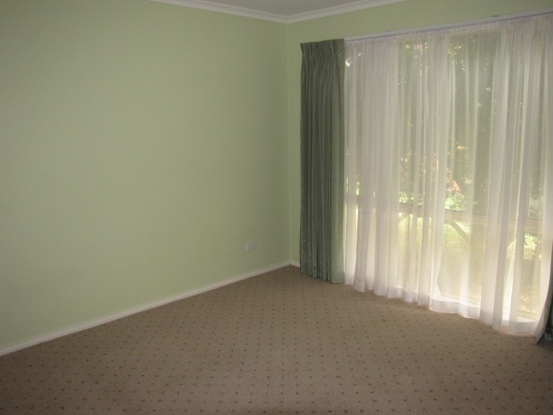 2 Amaroo Way, Newborough VIC 3825
