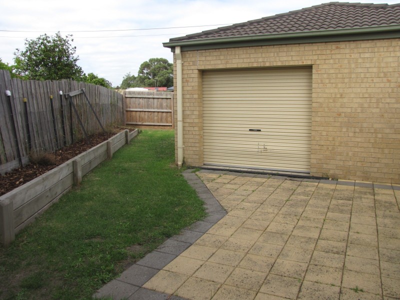 2 Amaroo Way, Newborough VIC 3825