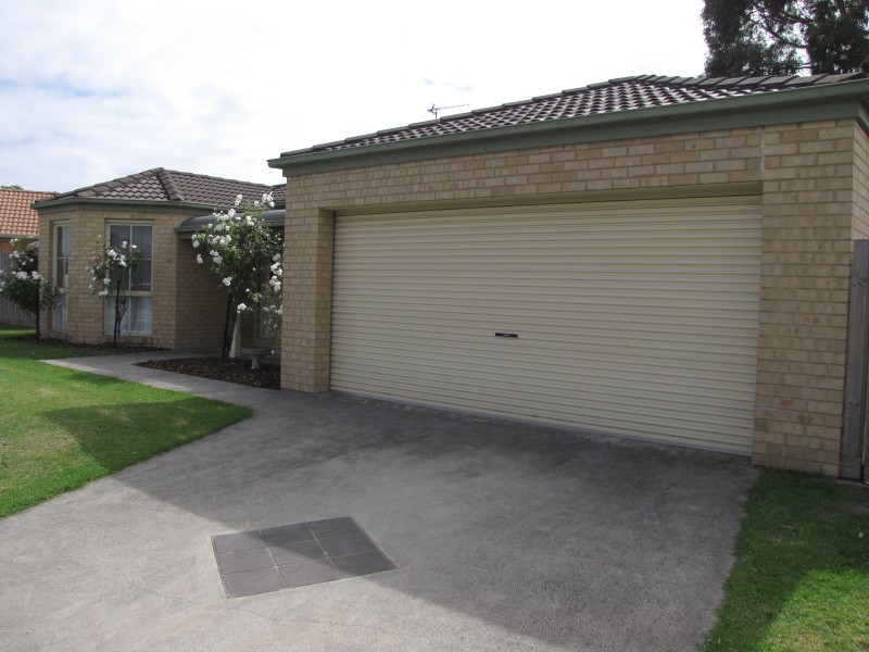 2 Amaroo Way, Newborough VIC 3825