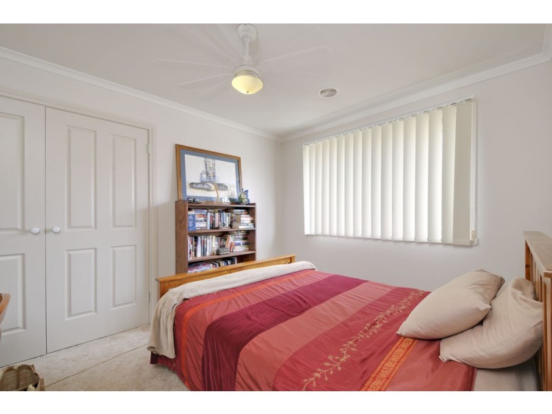 18 Saxtons Drive, Moe VIC 3825