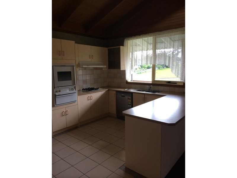 176 Narracan Drive, Newborough VIC 3825