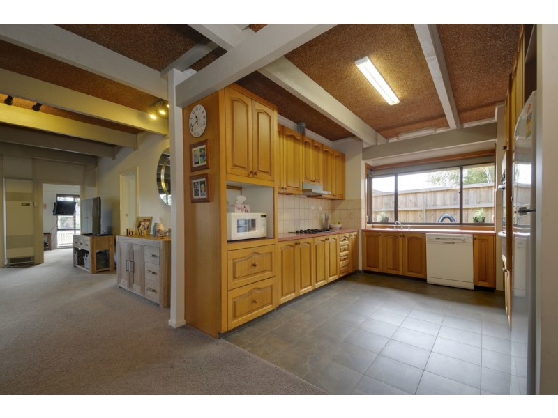 52 Dinwoodie Drive, Newborough VIC 3825