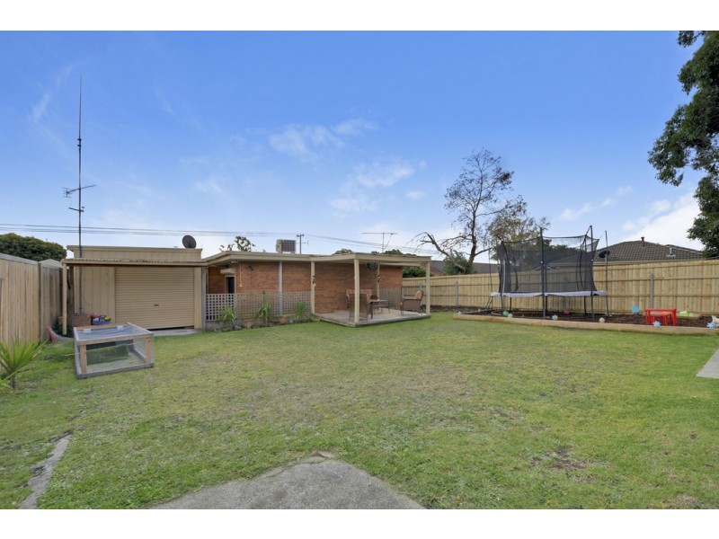 52 Dinwoodie Drive, Newborough VIC 3825