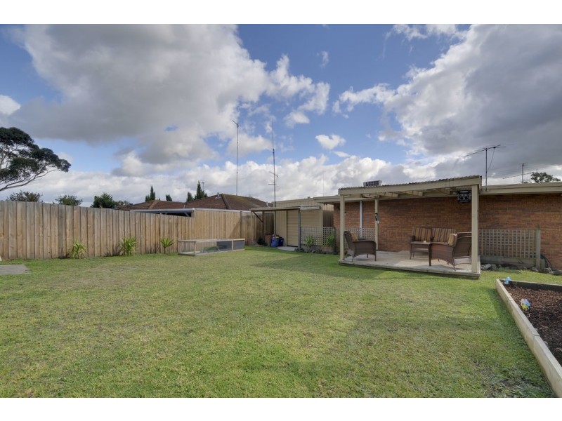 52 Dinwoodie Drive, Newborough VIC 3825