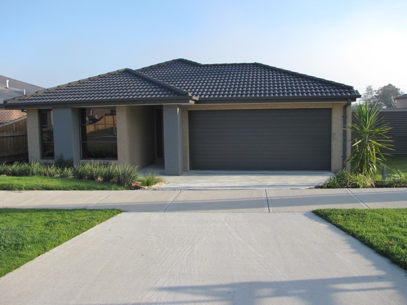 4 Discovery Boulevard, Moe VIC 3825