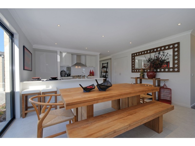 4 Discovery Boulevard, Moe VIC 3825