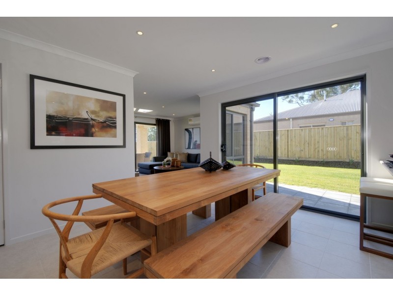 4 Discovery Boulevard, Moe VIC 3825