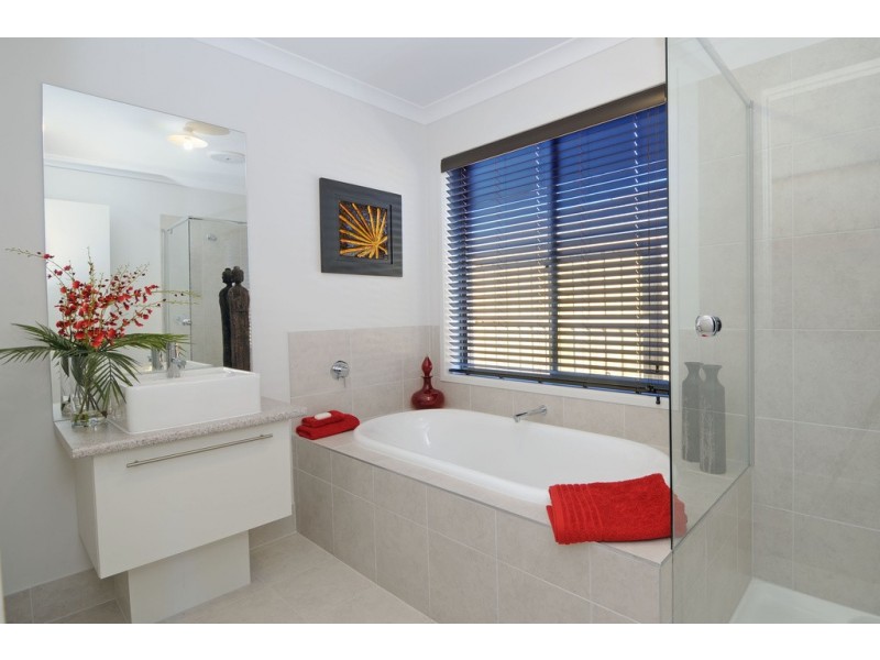 4 Discovery Boulevard, Moe VIC 3825