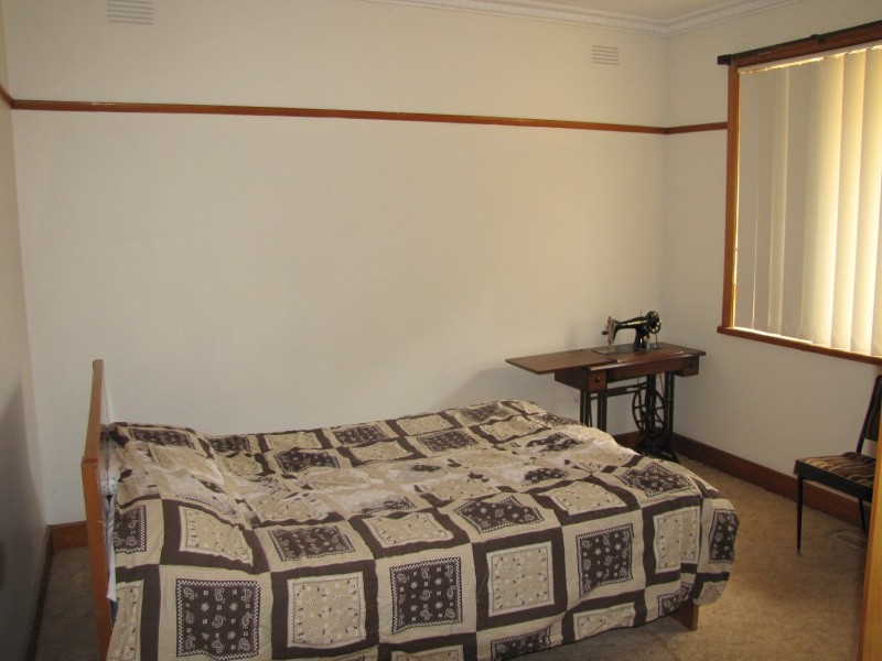 23 Law Street, Newborough VIC 3825