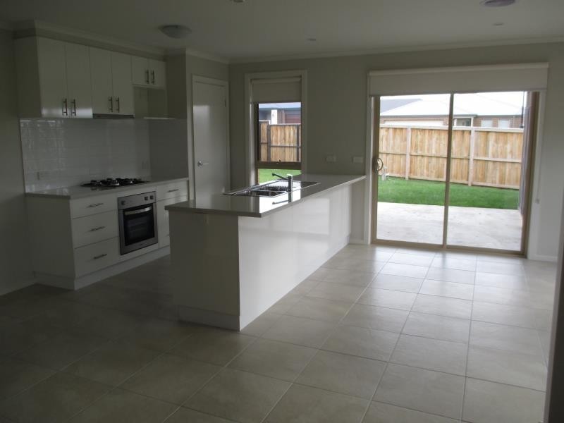7 Discovery Boulevard, Moe VIC 3825