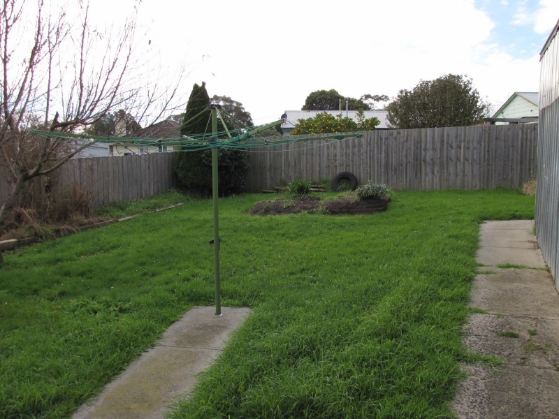 5 Pruden Street, Moe VIC 3825