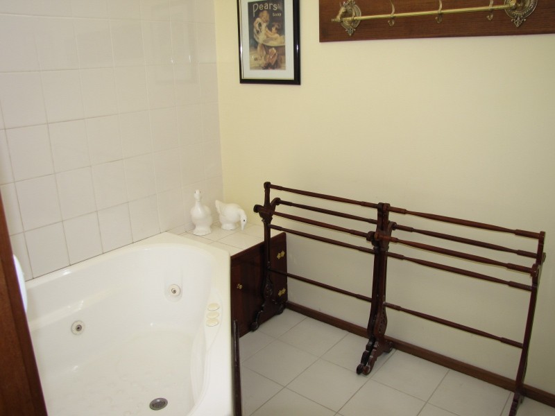 26 Moe South Road, Moe South VIC 3825