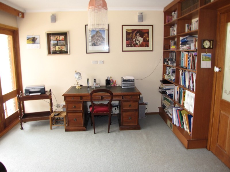 26 Moe South Road, Moe South VIC 3825