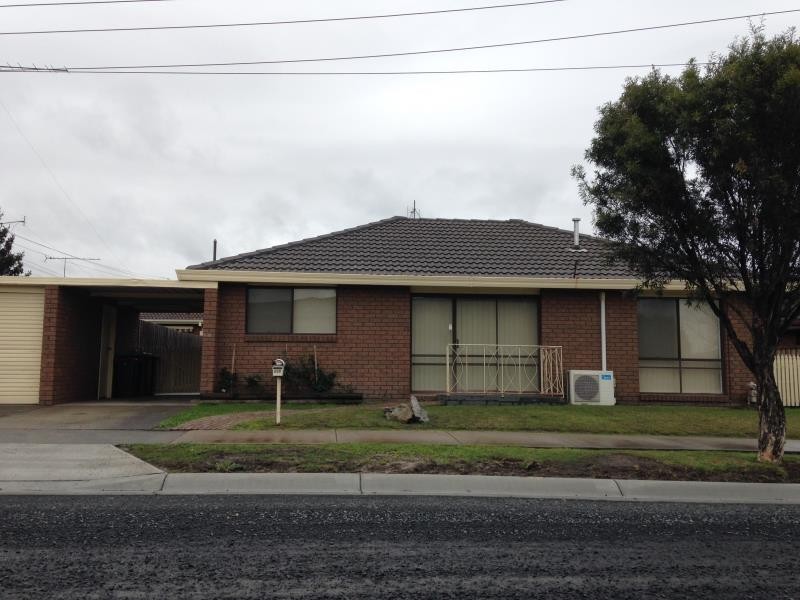 22B Saxtons Drive, Moe VIC 3825