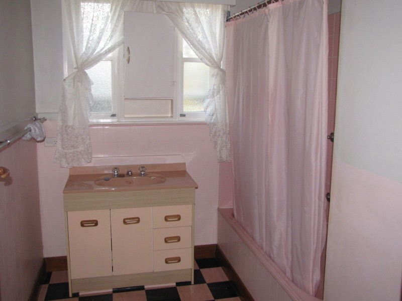 10 Central Avenue, Newborough VIC 3825