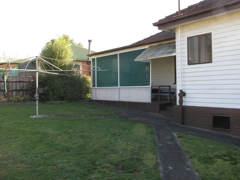 10 Central Avenue, Newborough VIC 3825