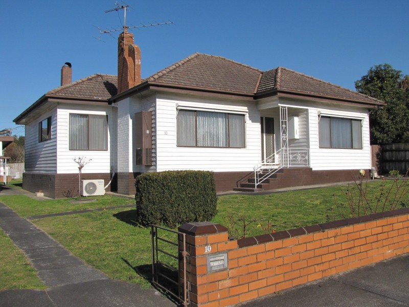10 Central Avenue, Newborough VIC 3825