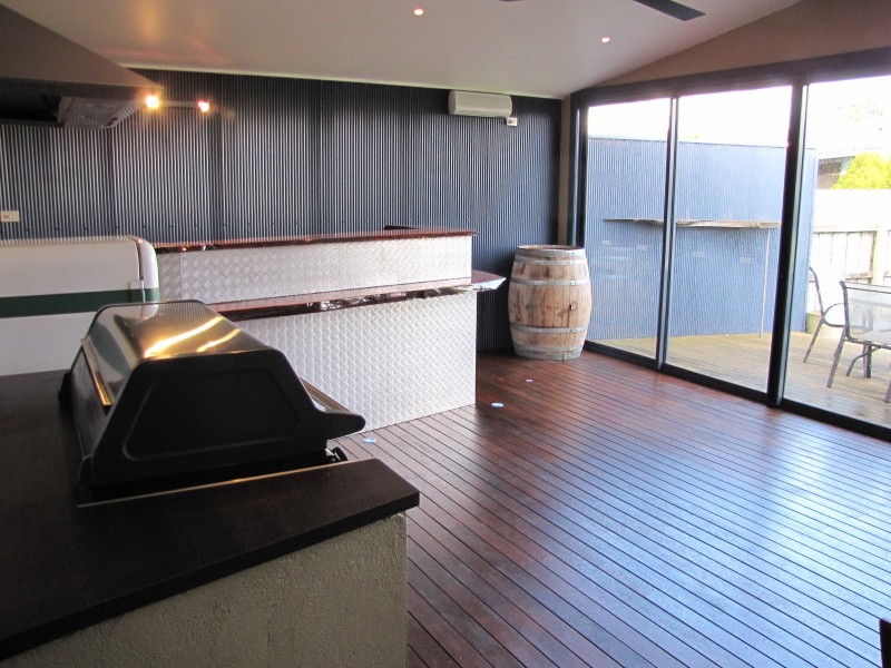 95 Western Avenue, Newborough VIC 3825