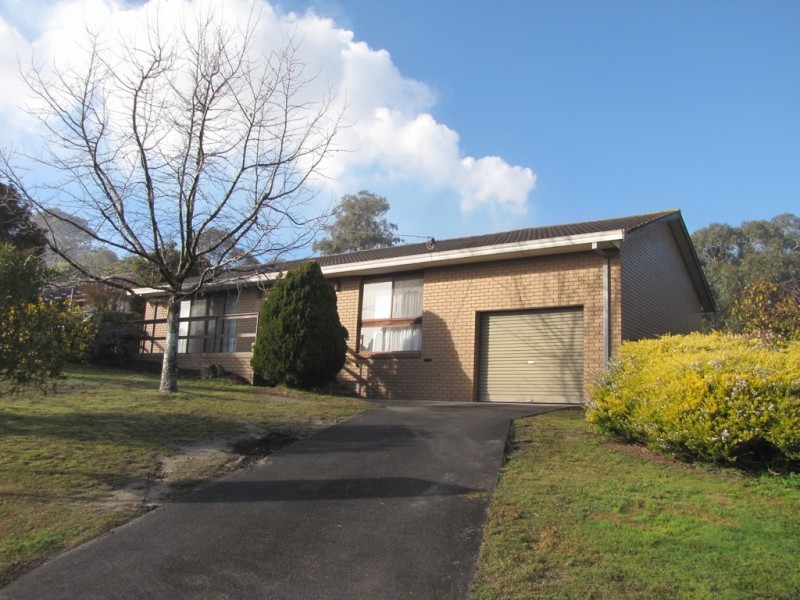 16 Fairway Drive, Newborough VIC 3825