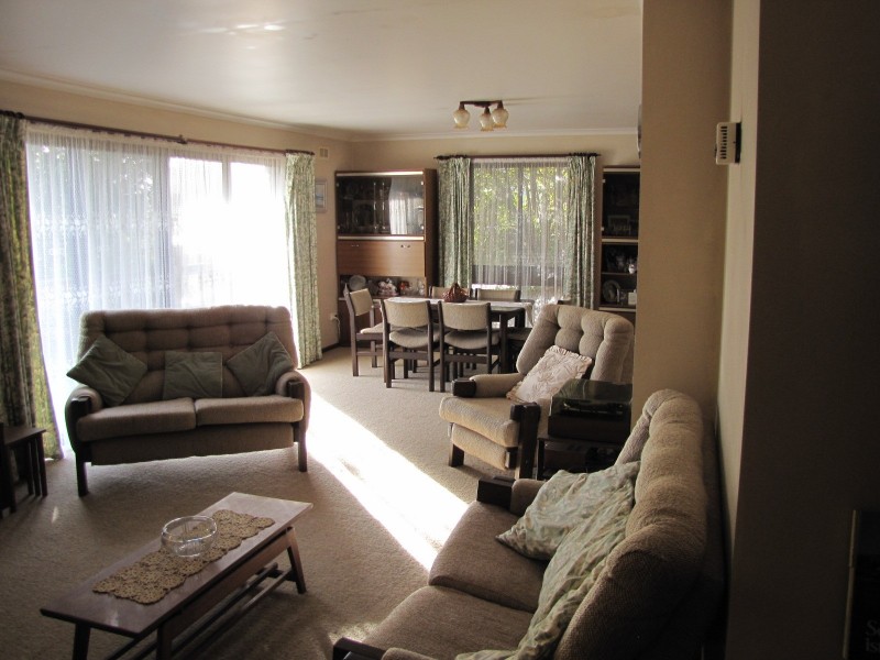 16 Fairway Drive, Newborough VIC 3825