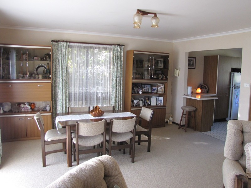 16 Fairway Drive, Newborough VIC 3825