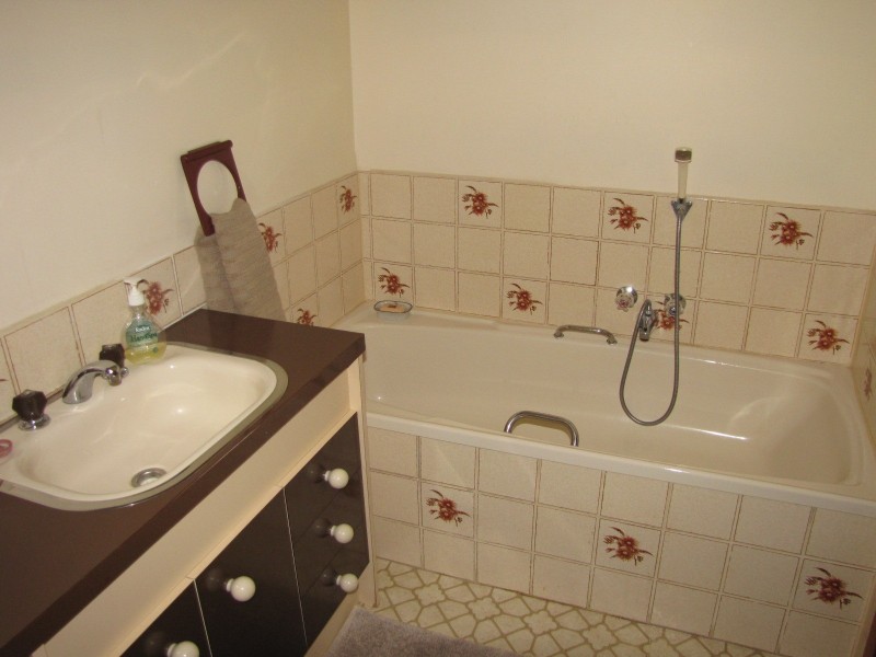 16 Fairway Drive, Newborough VIC 3825