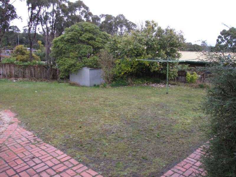 16 Fairway Drive, Newborough VIC 3825