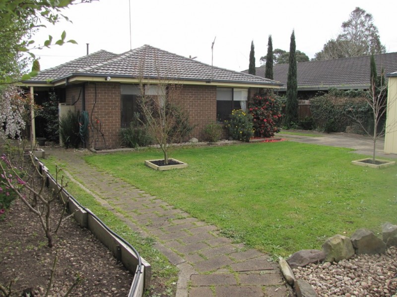 37 Burnside Street, Moe VIC 3825