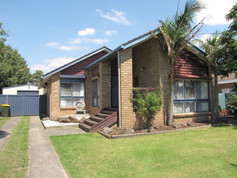 15 Desmond Street, Moe VIC 3825