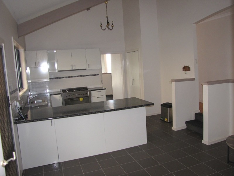 15 Desmond Street, Moe VIC 3825