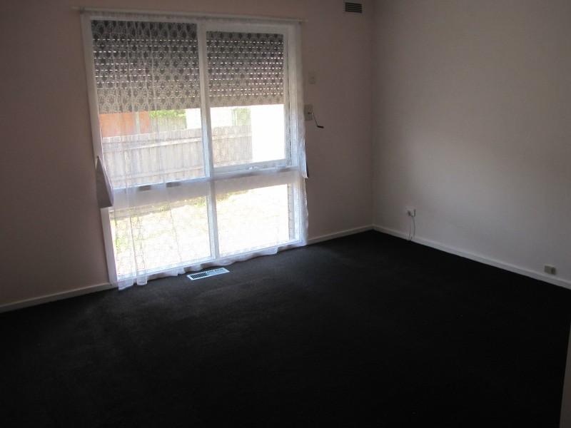 15 Desmond Street, Moe VIC 3825