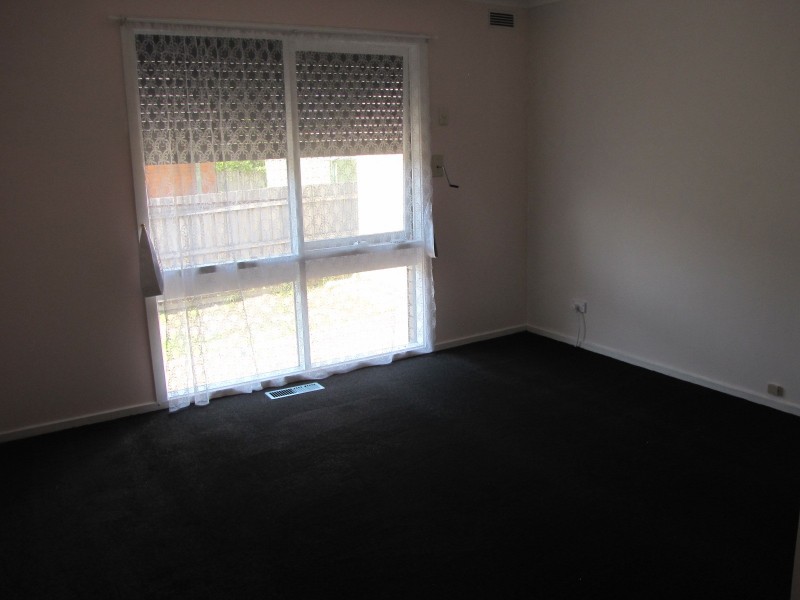 15 Desmond Street, Moe VIC 3825