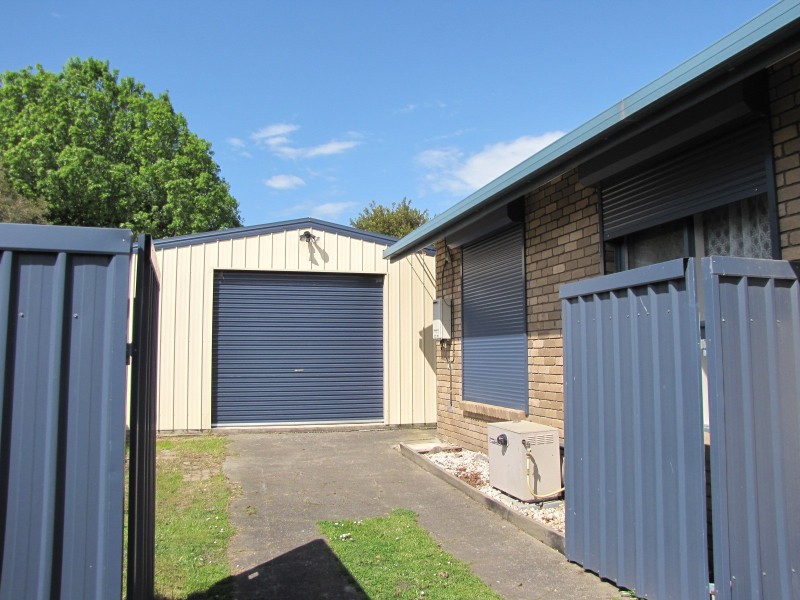 15 Desmond Street, Moe VIC 3825