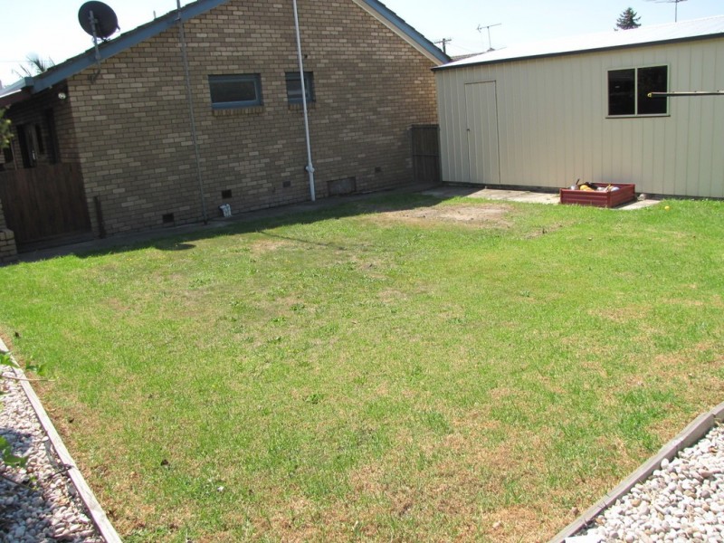 15 Desmond Street, Moe VIC 3825