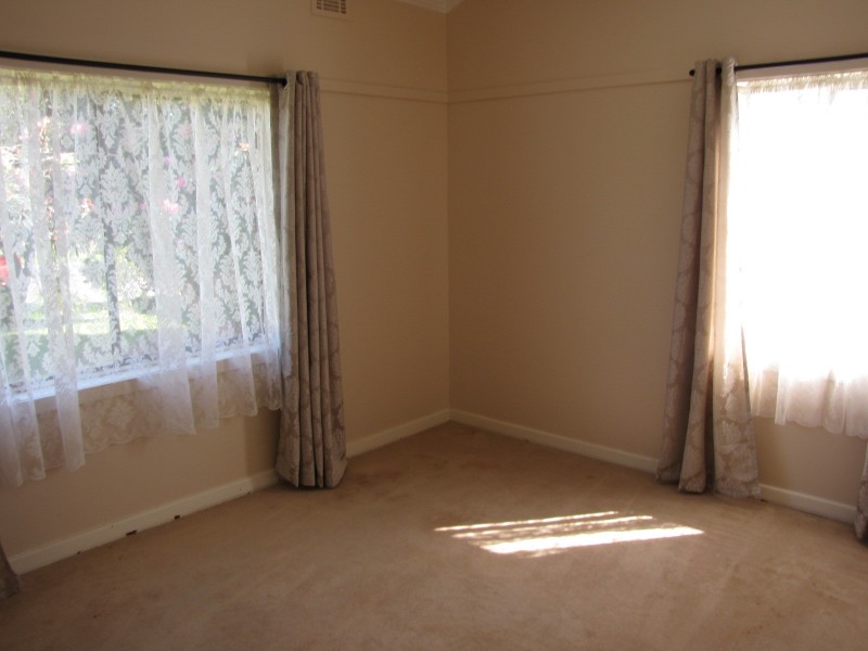 15 Keith Avenue, Moe VIC 3825