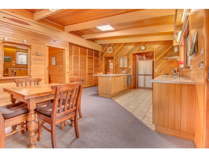 60 Pearces Track, Moe South VIC 3825