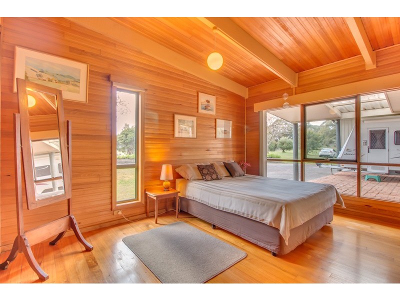 60 Pearces Track, Moe South VIC 3825